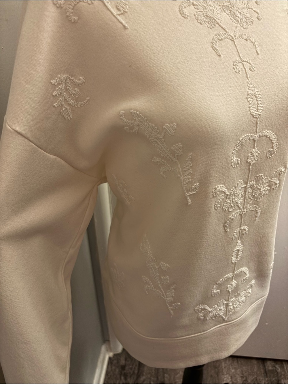 !!NWT!! LOFT Cream Floral Embroidered Terry Puff Sleeve Sweatshirt - Size L - Picture 6 of 12